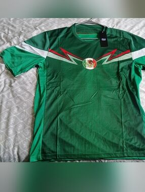 MEXICO National Footbal Club Soccer Jersey NWT Size Large World-cup